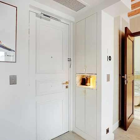Stylish - 2p - Vendome Square Appartement